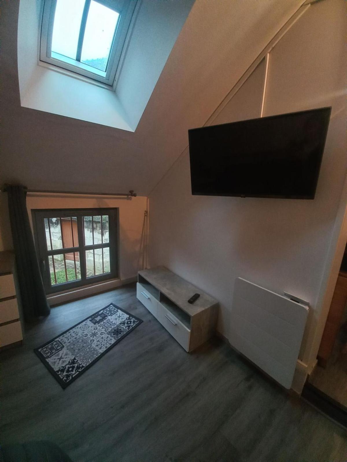 Les Logis Du Rempart Apartment *